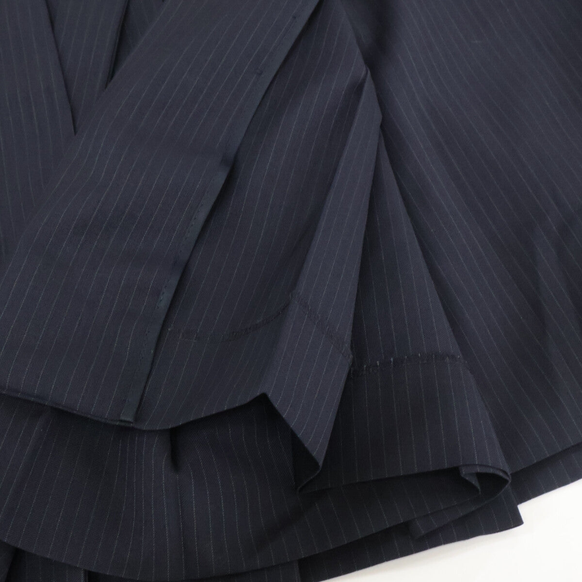 MIUMIU Miu Miu [Excellent Condition/Domestic Authentic] MG1682 Pinstripe Pleated Skirt with Belt