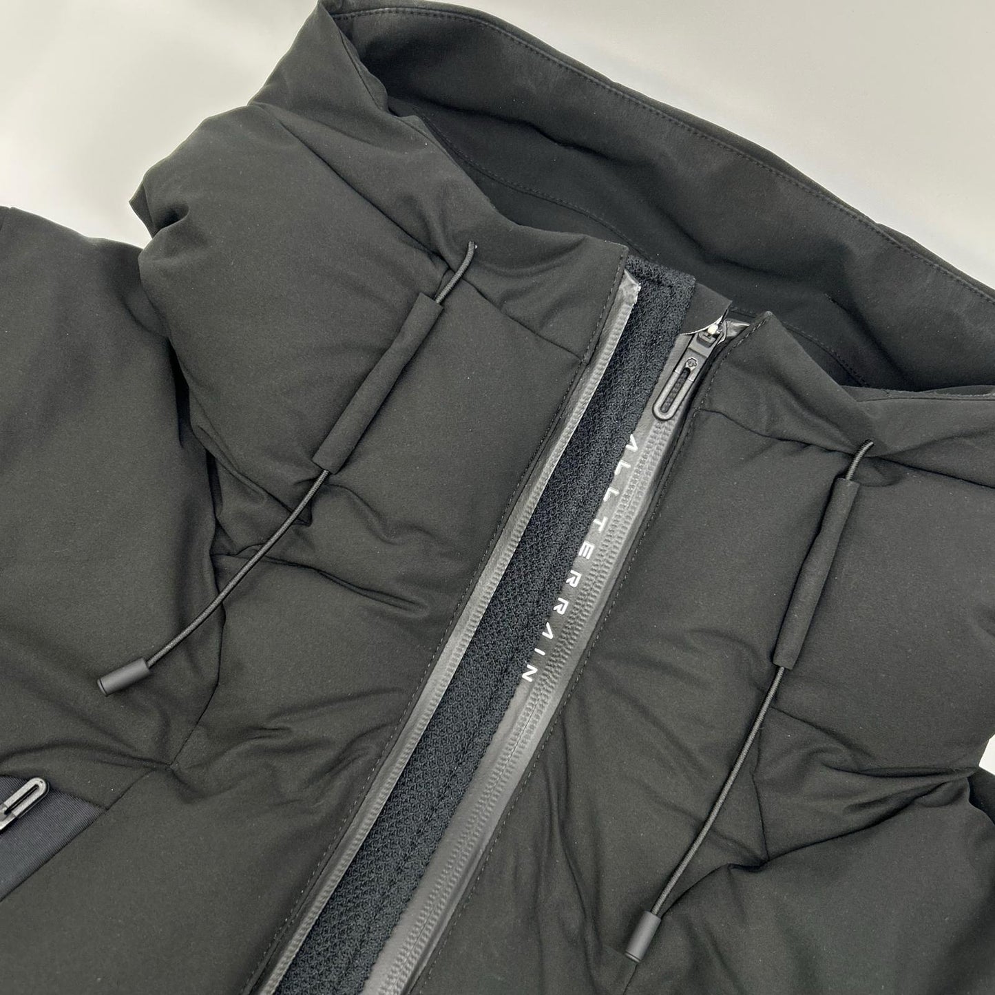 DESCENTE デサント ブラック DU5FDJM1M 水沢ダウン マウンテニア ダウンジャケット ジャケット