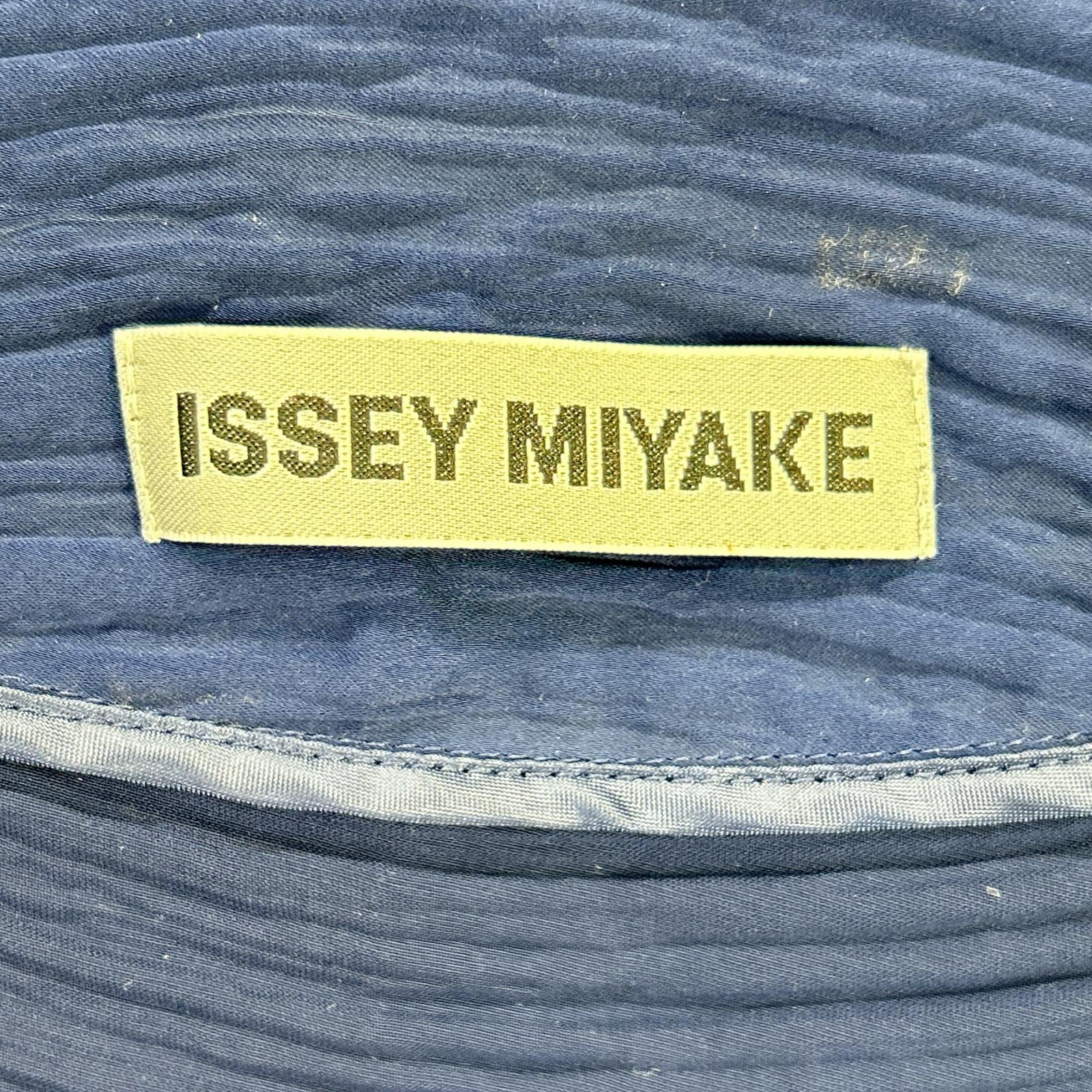 ISSEY MIYAKE イッセイミヤケ IM92FD510 ネイビー プリーツデザインジャケット ジャケット
