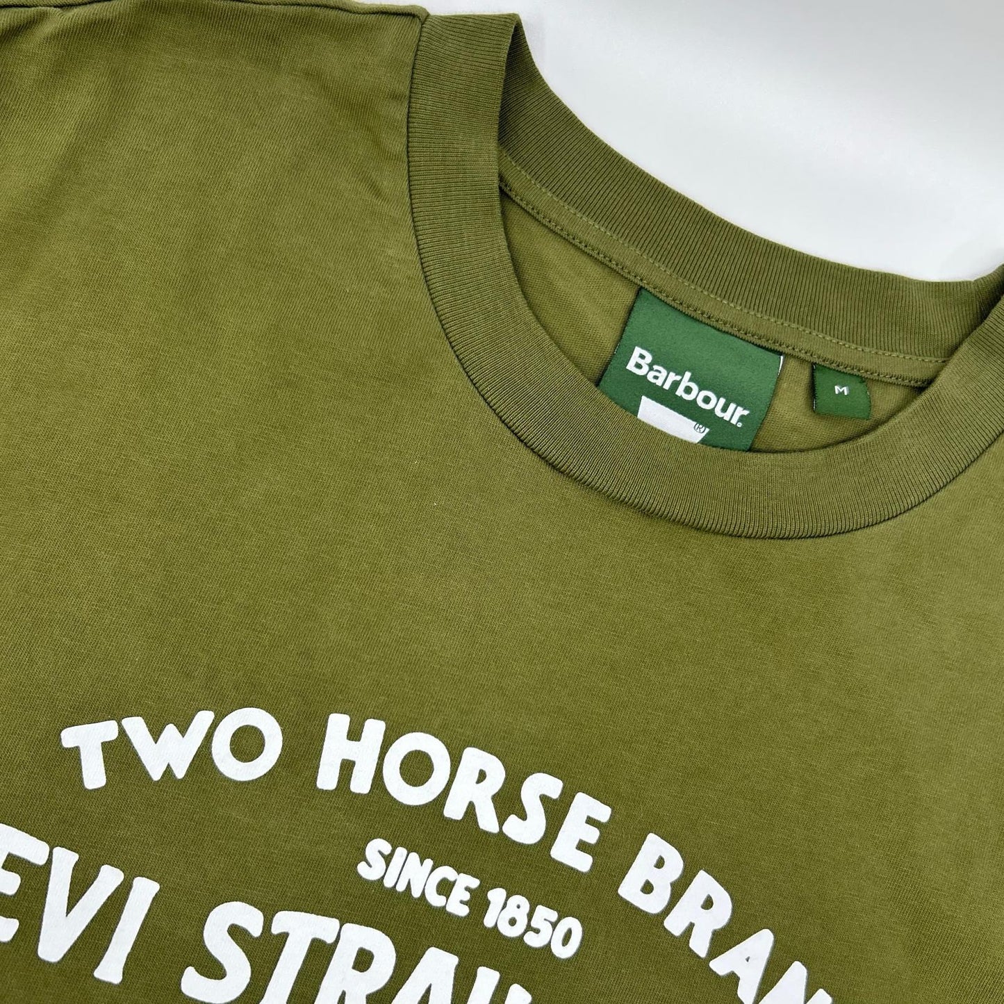 Barbour バブアー オリーブ 252MTS1513 × Levi's グラフィックTシャツ トップス