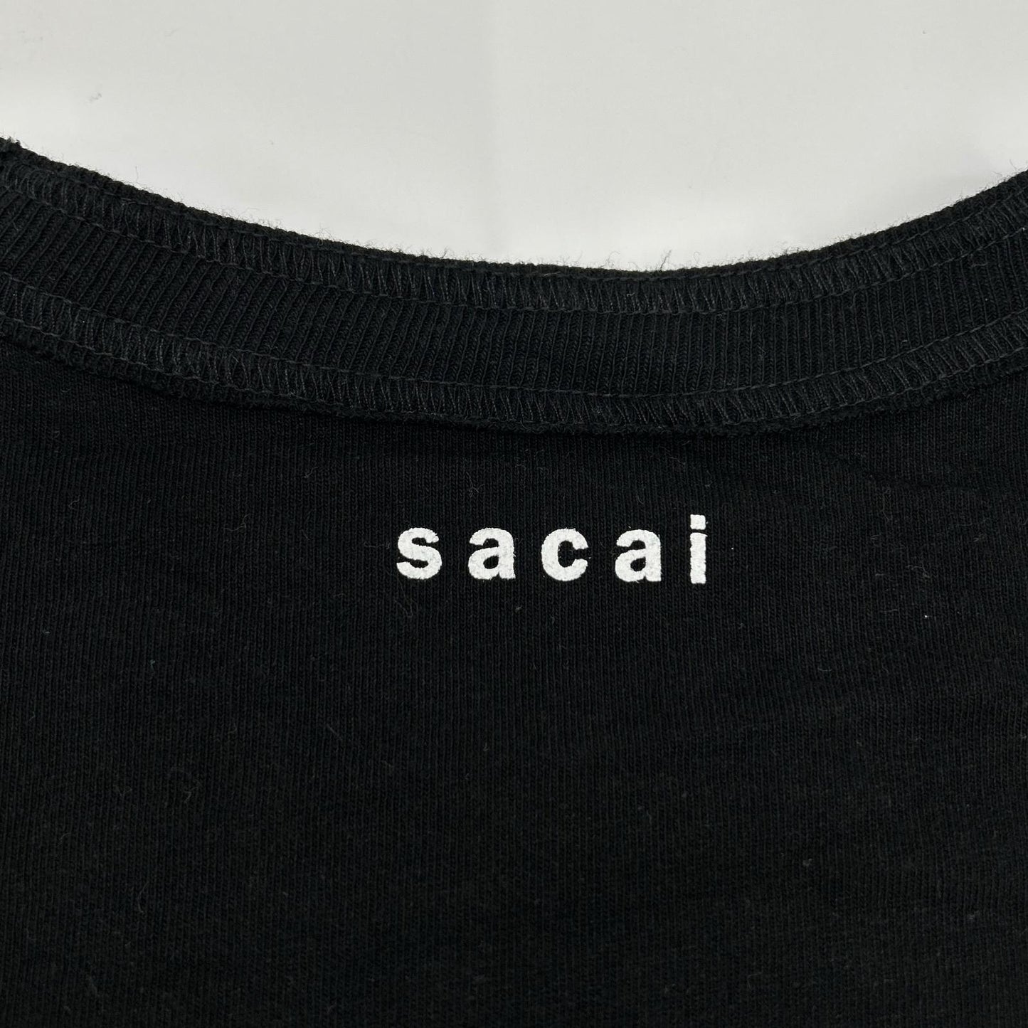 sacai サカイ ブラック 23-0571S Hello sacai Exclusive T-Shirt/ トップス