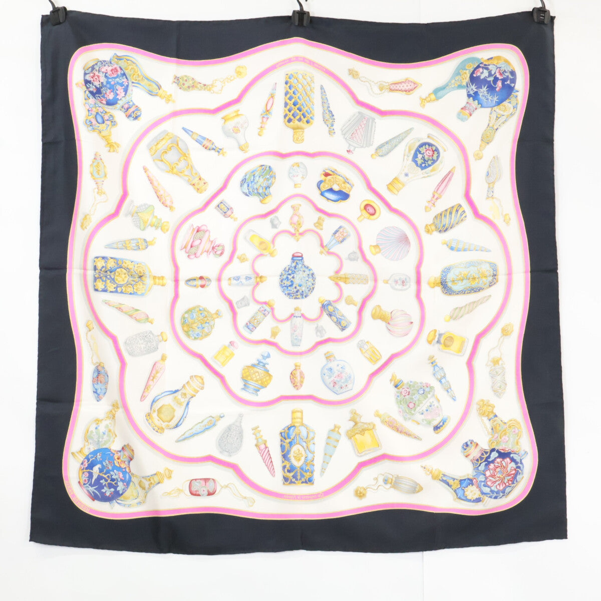 HERMES エルメス 【美品】Qu importe le flacon 香水瓶 シルク カレ90 スカーフ