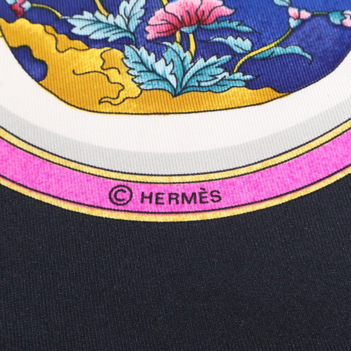 HERMES エルメス 【美品】Qu importe le flacon 香水瓶 シルク カレ90 スカーフ