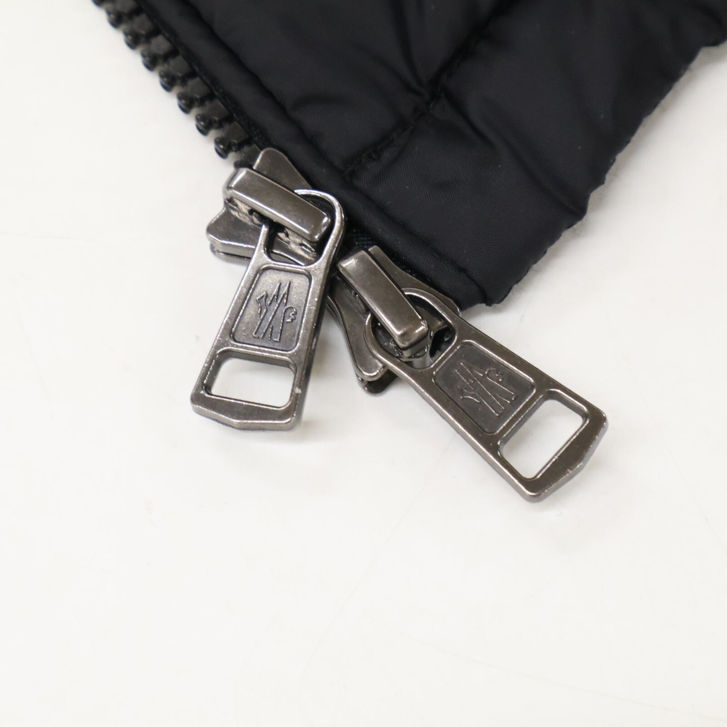 MONCLER モンクレール 【23年製】I20919B50700 CARDIGA TRICOT ニット/ダウン切替 ジャケット ジャケット