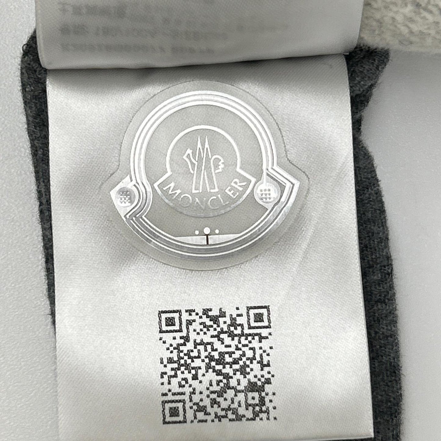 MONCLER モンクレール 25年製 FELPA APERTA CON CAPPUCCIO ジップアップパーカー トップス