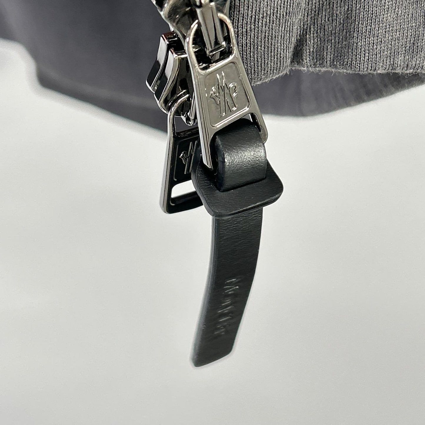MONCLER モンクレール 23年製 FELPA APERTA CON CAPPUCCIO ジップアップパーカー トップス