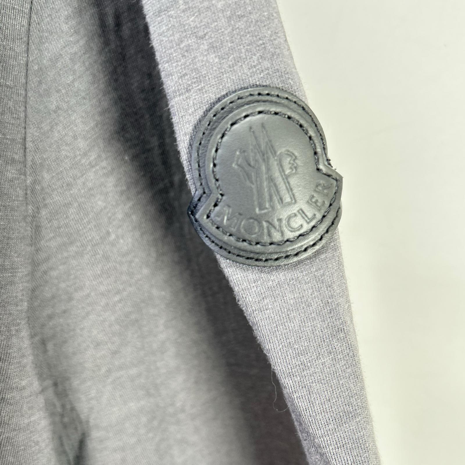 MONCLER モンクレール 23年製 FELPA APERTA CON CAPPUCCIO ジップアップパーカー トップス