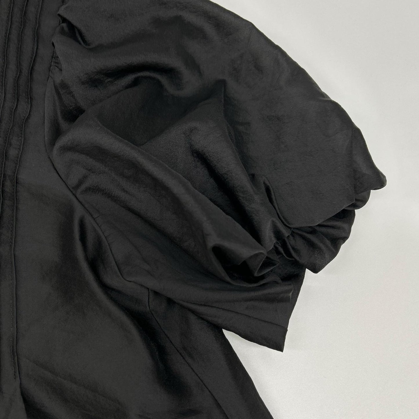 UNITED ARROWS ユナイテッドアローズ 1516-1-6621656 ブラック シルキーピンタック ショートスリーブ ブラウス トップス