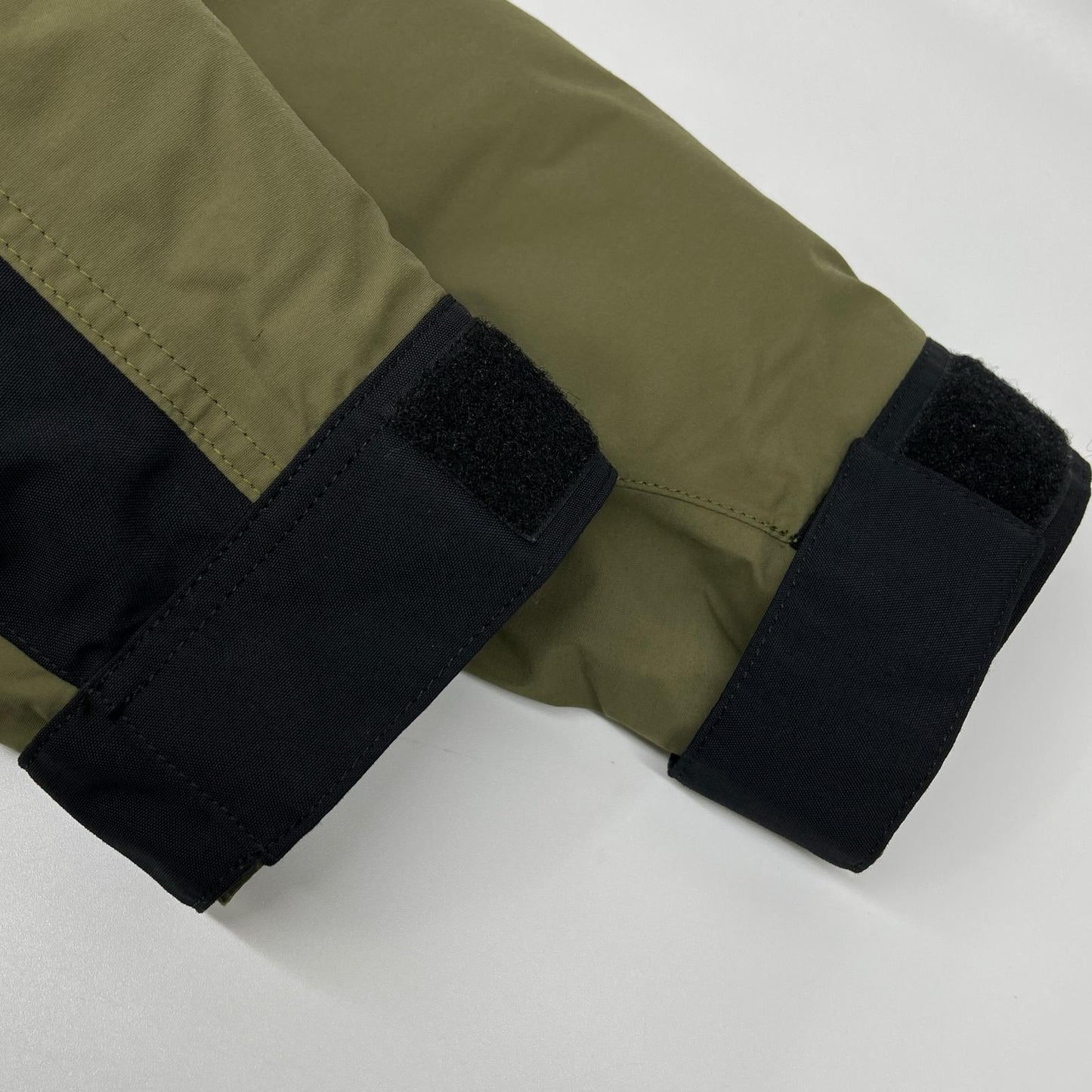 THE NORTH FACE ノースフェイス ND91737 カーキ マウンテンダウンジャケット ジャケット