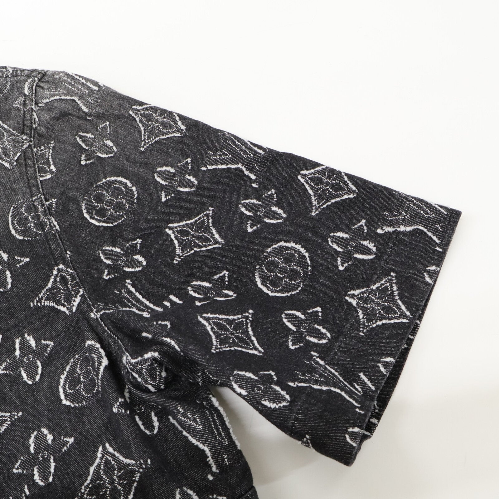 LOUIS VUITTON ルイヴィトン 【新品同様/国内正規/23年製】RM232 ARS HPS73W MONOGRAM CHAMBRAY SS SHHIRT モノグラム シャンブレー 半袖シャツ トップス
