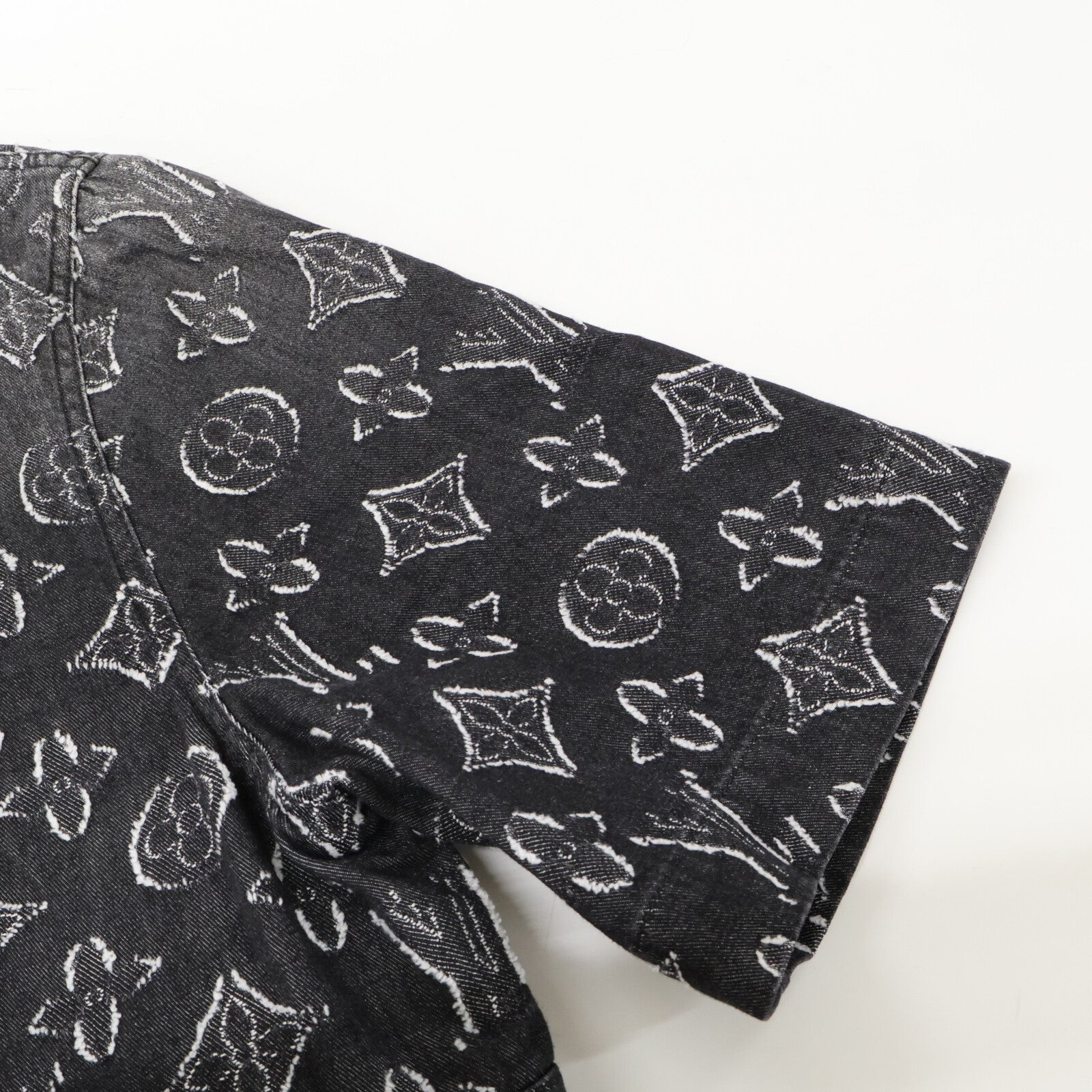 LOUIS VUITTON ルイヴィトン 【新品同様/国内正規/23年製】RM232 ARS HPS73W MONOGRAM CHAMBRAY SS SHHIRT モノグラム シャンブレー 半袖シャツ トップス