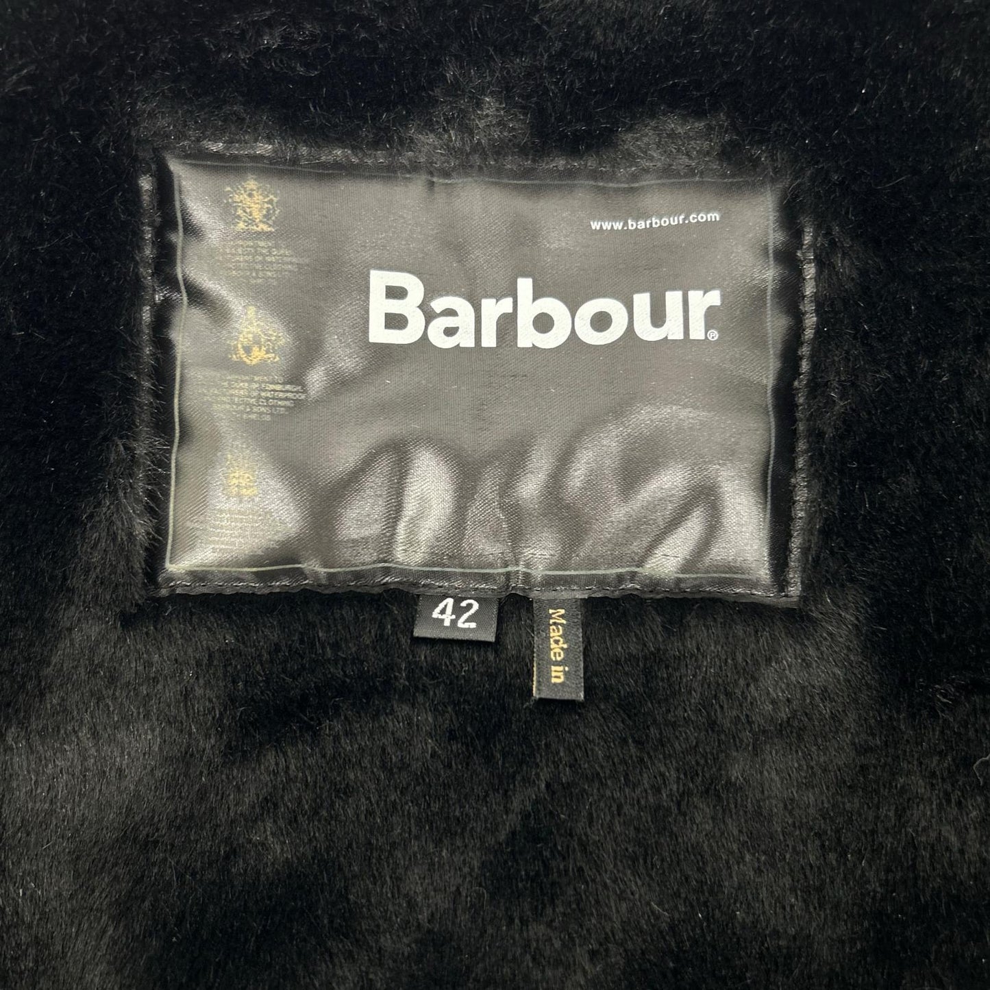 Barbour バブアー 2002103 black reversible slim-fit faux-fur-lined vest vest