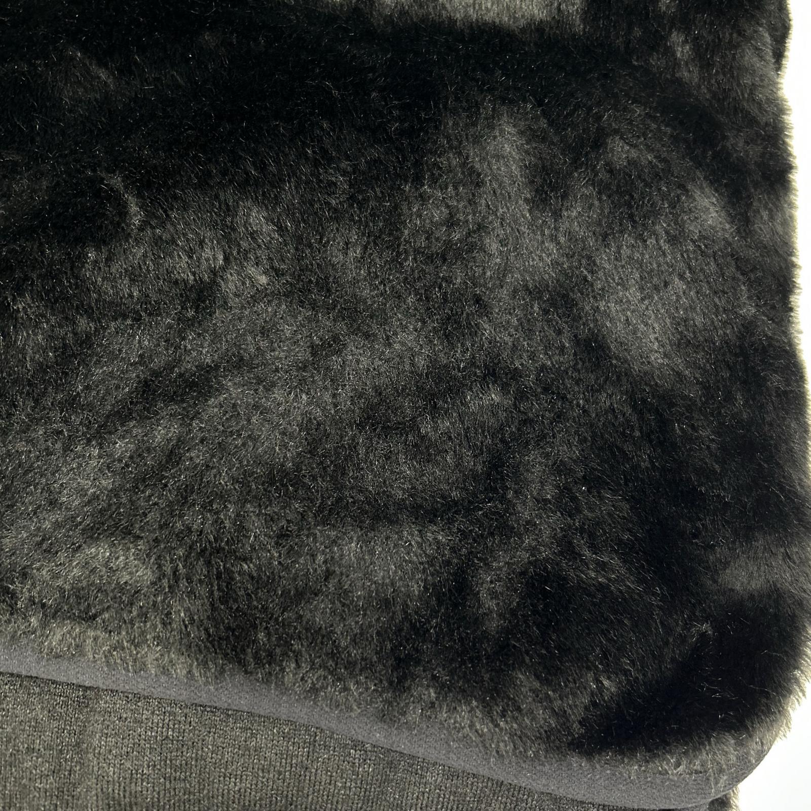 Barbour バブアー 2002103 black reversible slim-fit faux-fur-lined vest vest