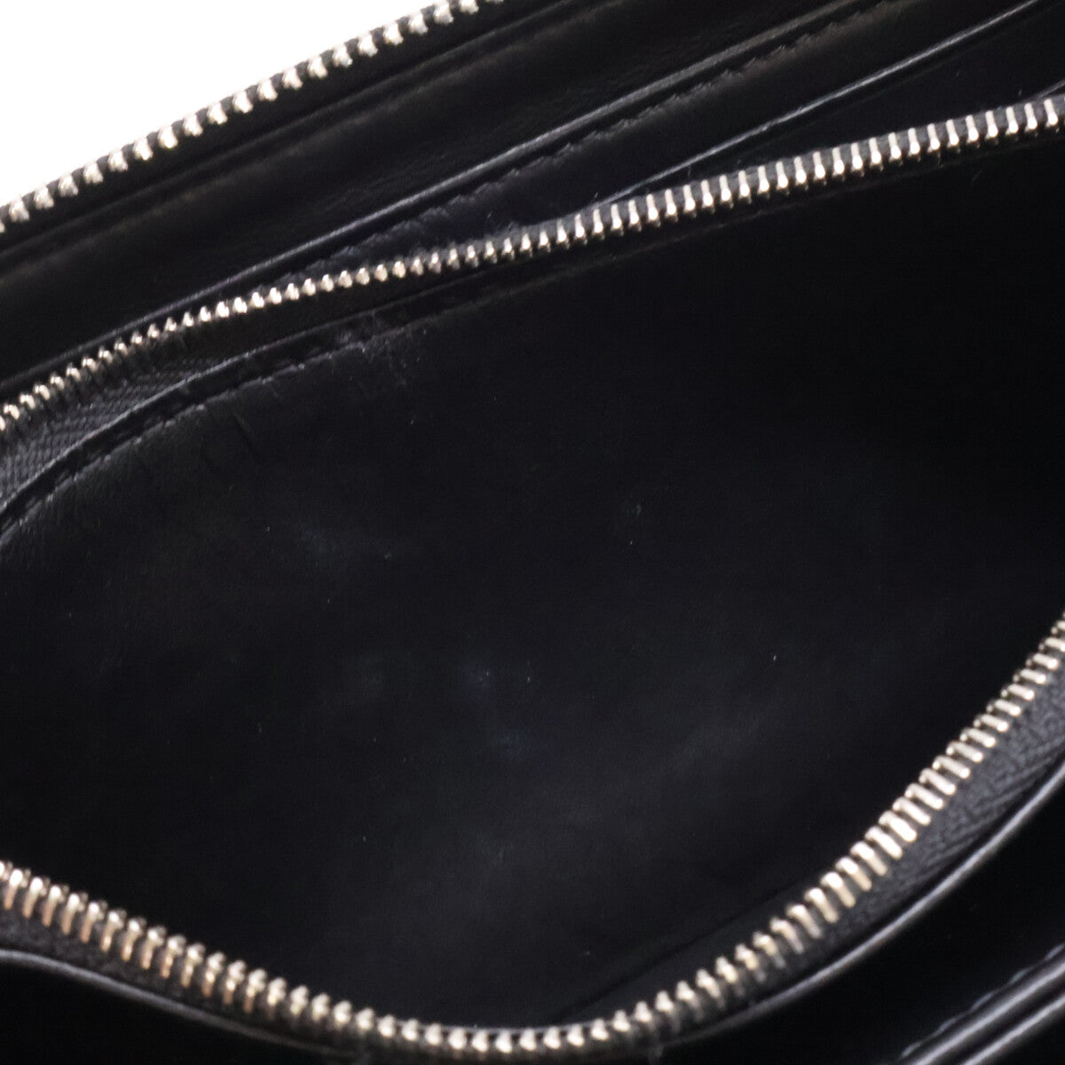 LOUIS VUITTON ルイヴィトン M61867 ジッピー・ウォレット マヒナ ロングウォレット 長財布（小銭入れあり）
