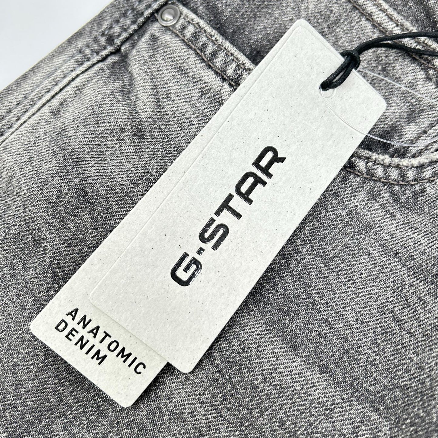 G-STAR RAW ジースターロゥ D28500-E206-H095 61 体裁断バイカーディテールスリムテーパードジーンズ ボトムス