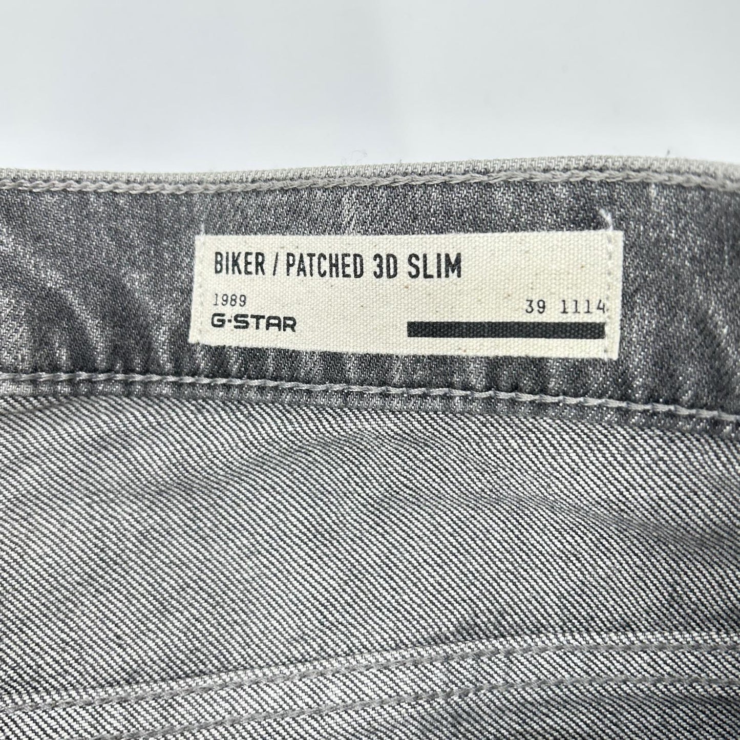 G-STAR RAW ジースターロゥ D28500-E206-H095 61 体裁断バイカーディテールスリムテーパードジーンズ ボトムス