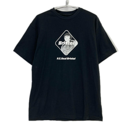 F.C.Real Bristol エフシーリアルブリストル 26SS ×キャプテン翼 FCRB-260174 KOJIRO HYUGA EMBLEM Tシャツ トップス