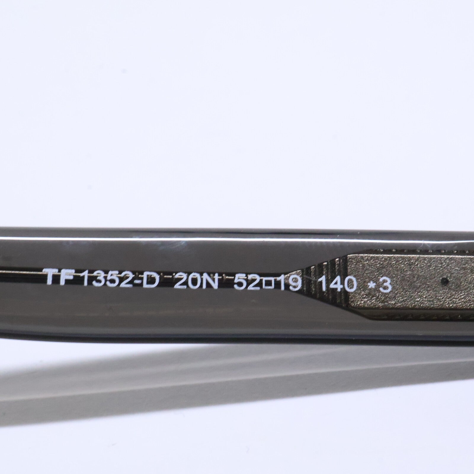 TOM FORD トムフォード TF1352-D 20N トランスペアレントグレー スクエアサングラス サングラス