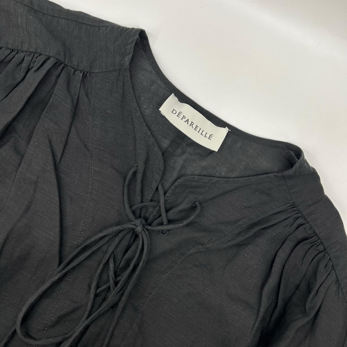 DEPAREILLE デパリエ B1152AFB321 ブラック リネンレースアップブラウス トップス