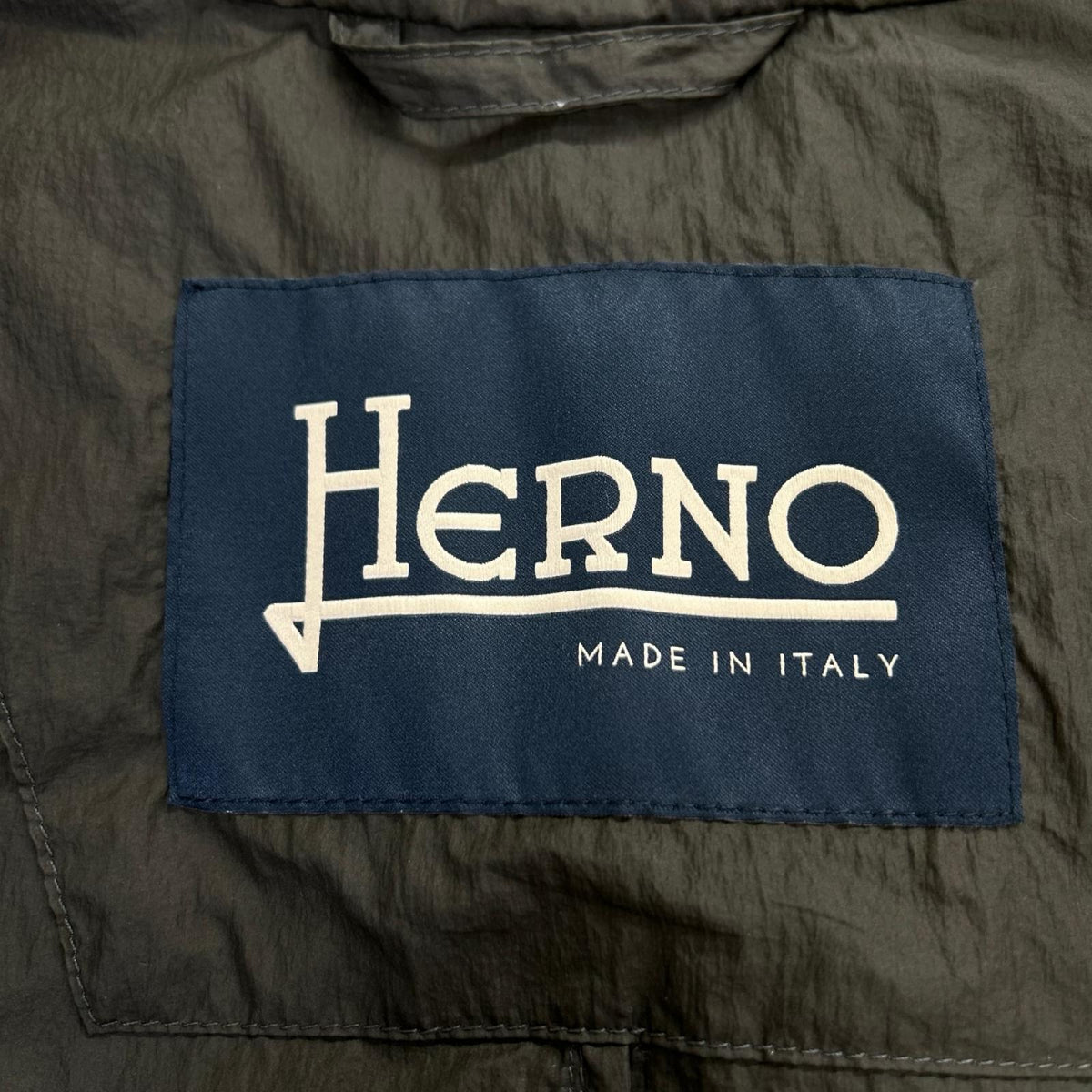 HERNO ヘルノ GI0215U-12314 カーキ ウルトラライトタスランナイロンジップフーディーブルゾン ジャケット