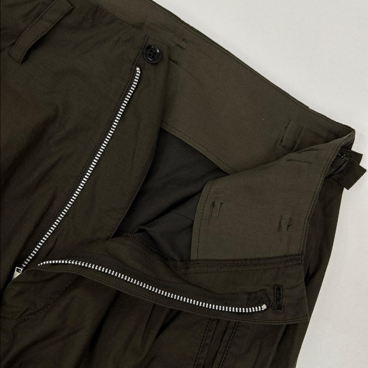 S'YTE サイト 25SS YP-P01-022 カーキ TYPEWRITER CARGO PANTS ボトムス