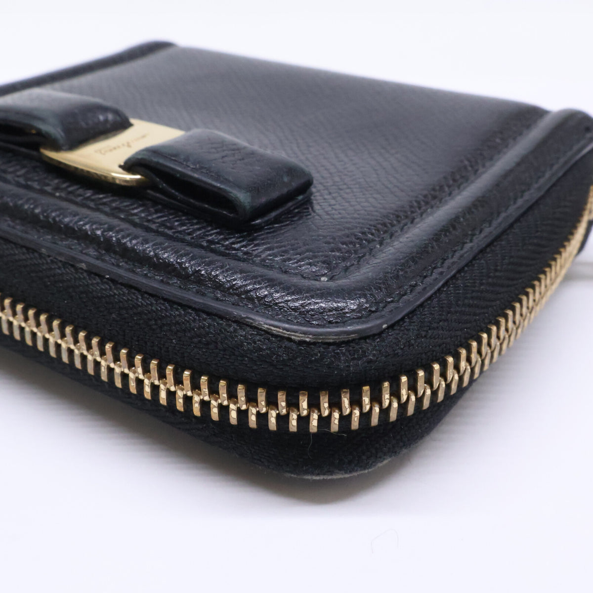 SalvatoreFerragamo サルバトーレフェラガモ 22-D156 0683537 ヴァラリボン ラウンドファスナー 二つ折り財布（小銭入れあり）