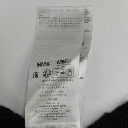 MM6 エムエムシックス 25AW SH0HP0005 ダメージ加工 Vネック ナンバリングロゴ トップス