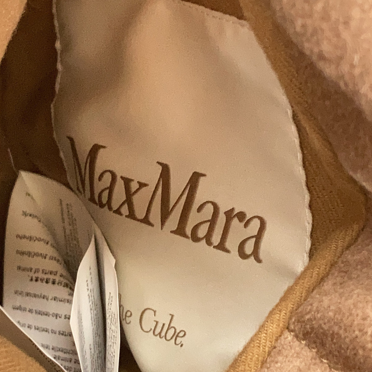 Max MaraWEEKEND Max Mara Weekend 2529486145 THE CUBE Camel Cropped Reversible Down Jacket