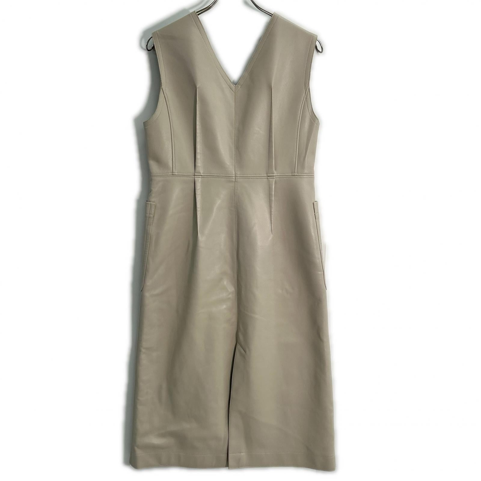 LE CIEL BLEU ルシェルブルー 23年 ﾍﾞｰｼﾞｭ Leather Utility Gilet ワンピース 36