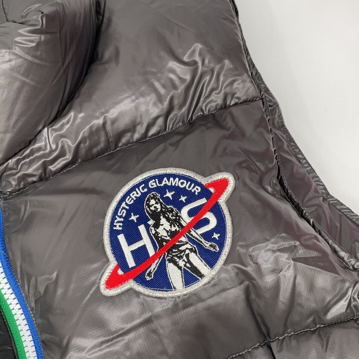 HYSTERIC GLAMOUR CREW PATCH Appliqué Stand-Collar Down Vest 01223AV01