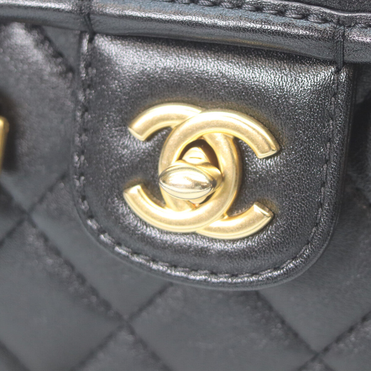 CHANEL シャネル 25AW 黒 ラムスキン ゴールド金具 マトラッセ 2WAYミニフラップチェーンハンドルバッグ ショルダーバッグ