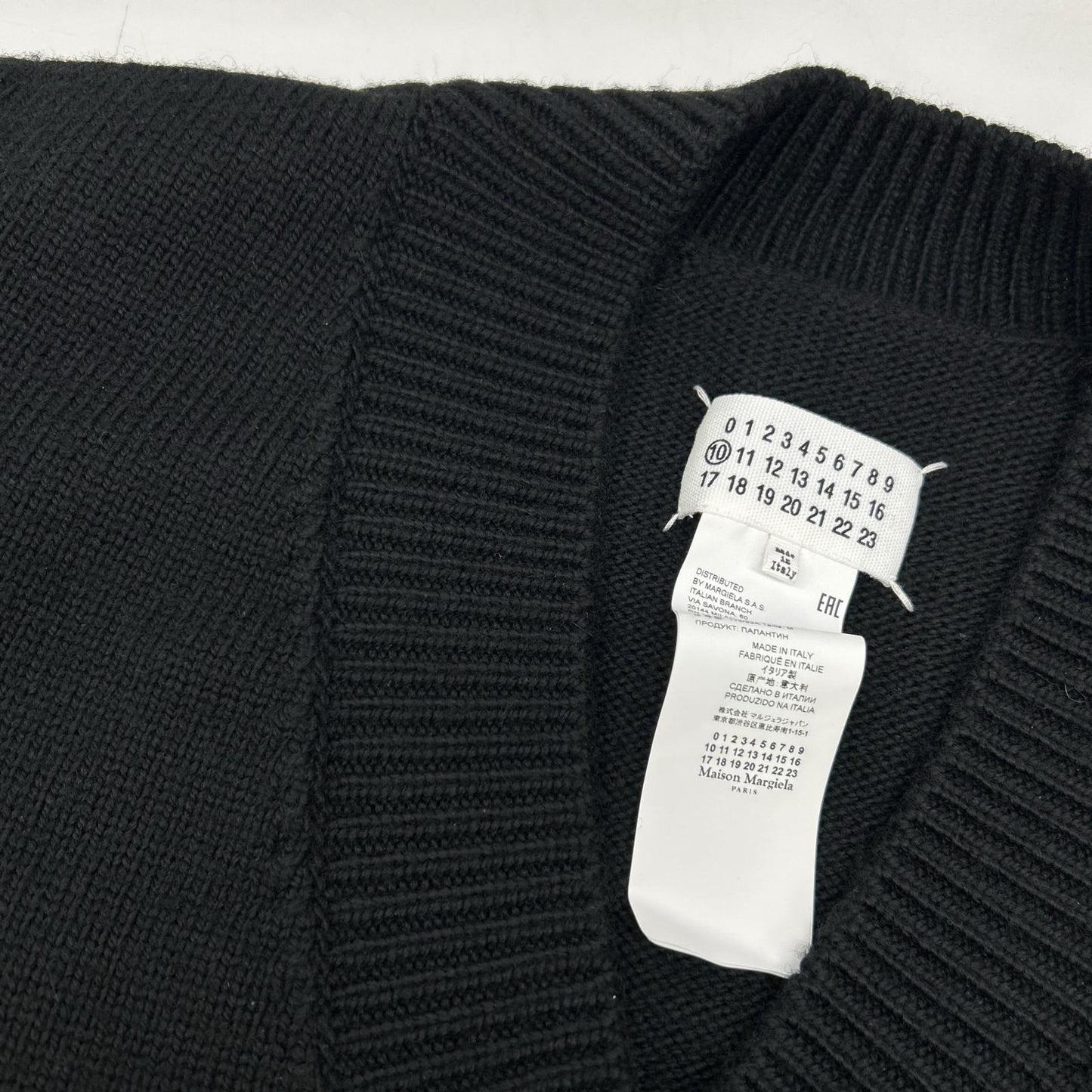 Maison Margiela S50TH0052 Black Knit Vest Vest