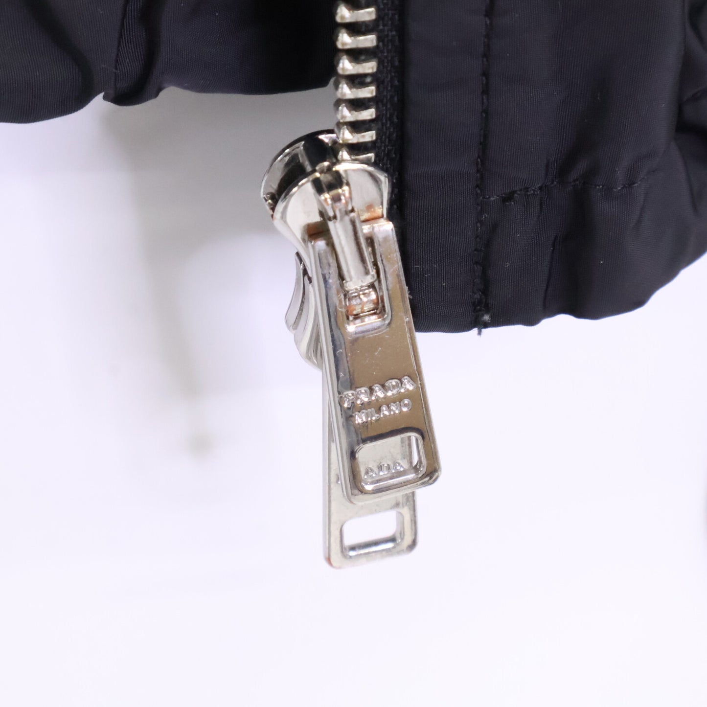 PRADA 【Domestic】29Z597 Triangle Logo Zip-Up Hoodie Jacket