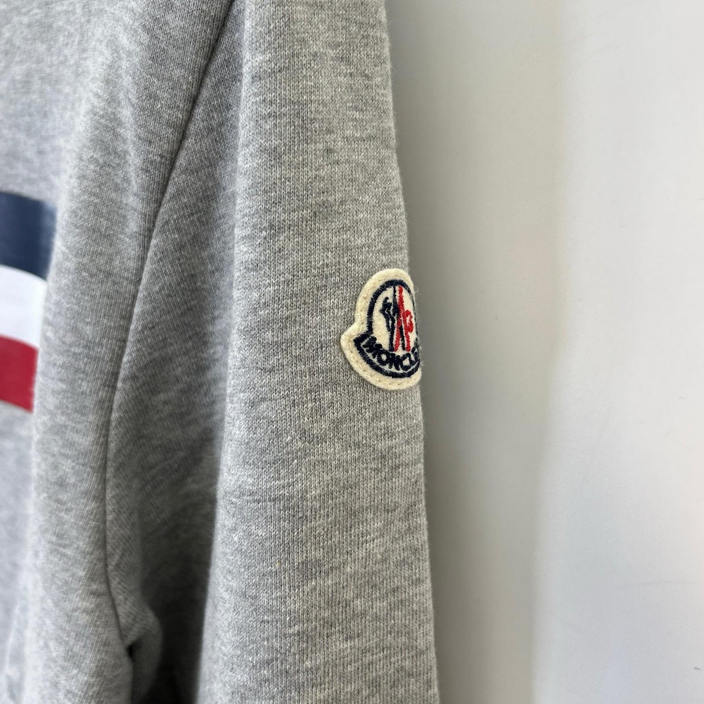 MONCLER 盟可睐 灰色 三色条纹 952 运动衫 上衣