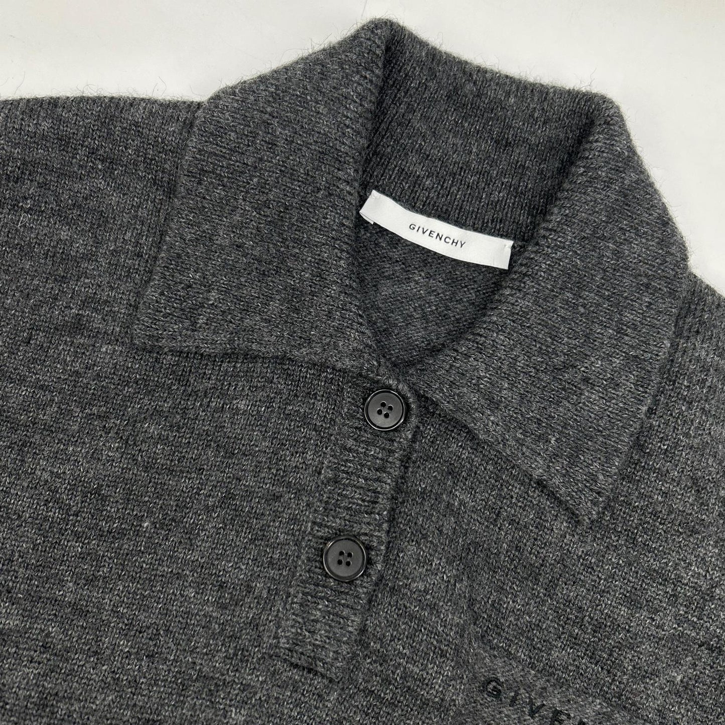 GIVENCHY ジバンシィ BWL0094ZSM 26SS グレー PARIS 1952 ウール ポロシャツ トップス