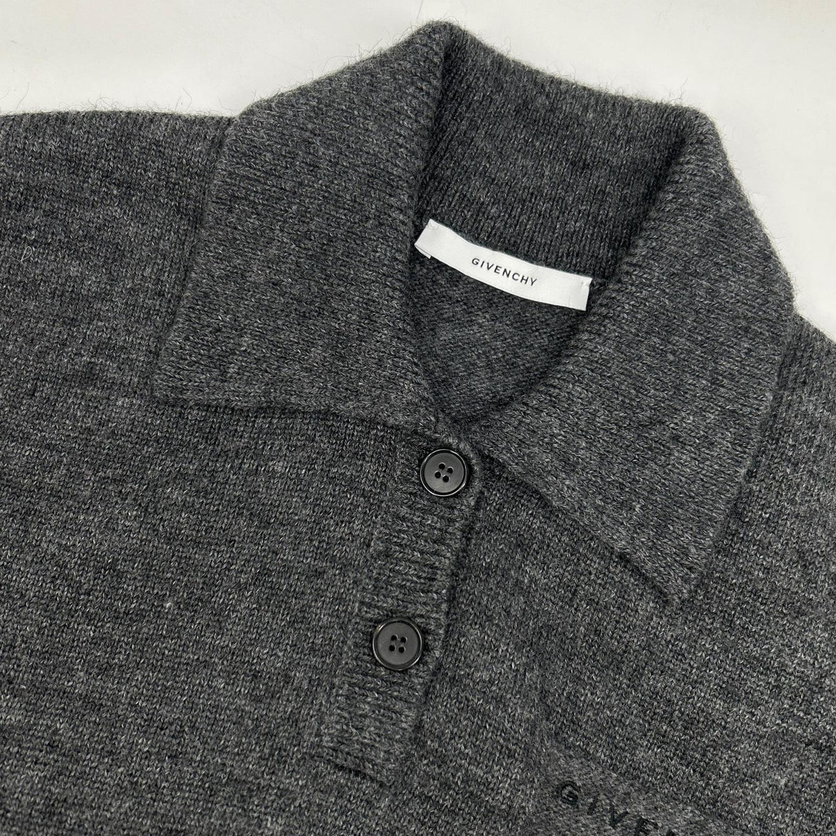 GIVENCHY ジバンシィ BWL0094ZSM 26SS グレー PARIS 1952 ウール ポロシャツ トップス