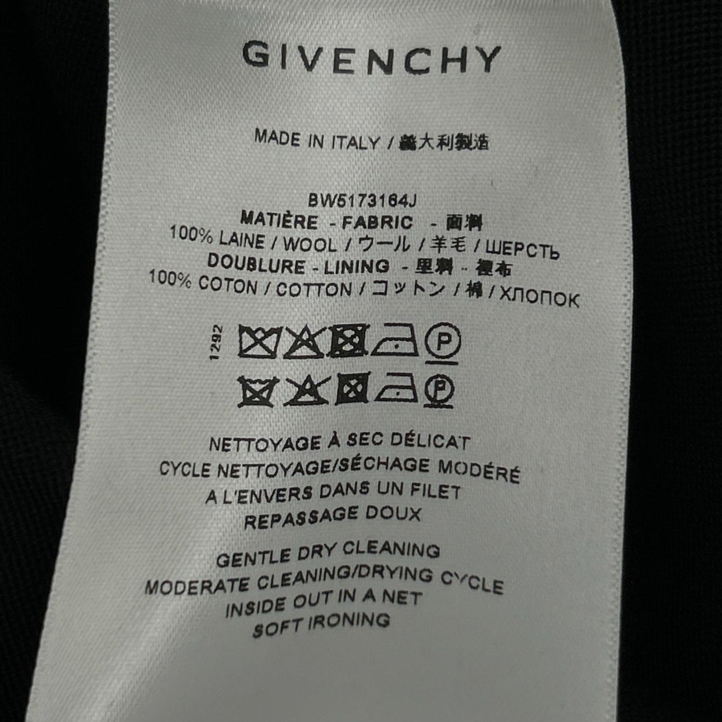 GIVENCHY ジバンシィ BW5173164J 26SS ブラック タック ショートパンツ ボトムス