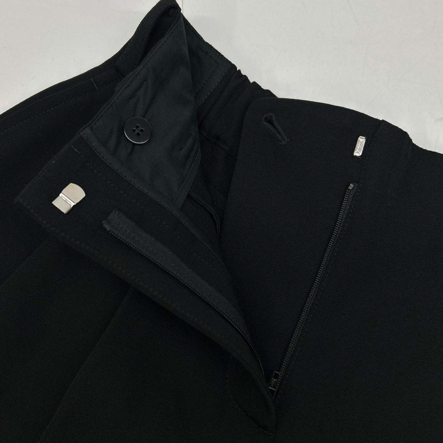 GIVENCHY ジバンシィ BW5173164J 26SS ブラック タック ショートパンツ ボトムス