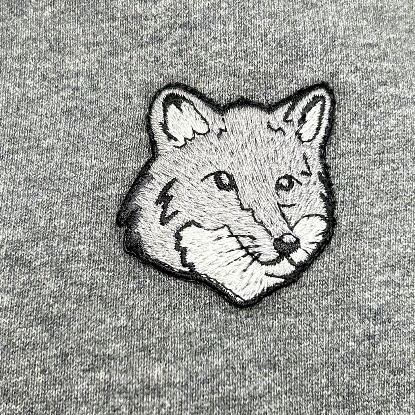 MAISON KITSUNE メゾンキツネ LM00705KM0001 ダークグレー フォックスヘッド SWEATSHIRTS パーカー トップス