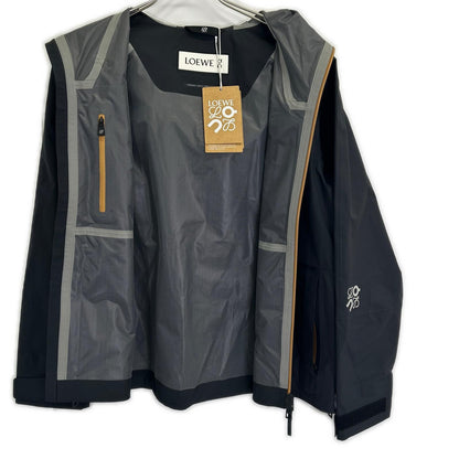 LOEWE 罗意威 x On昂跑【美品/国内正品】S929Y02W02 女士跑步风暴夹克，采用科技防风面料，带帽夹克