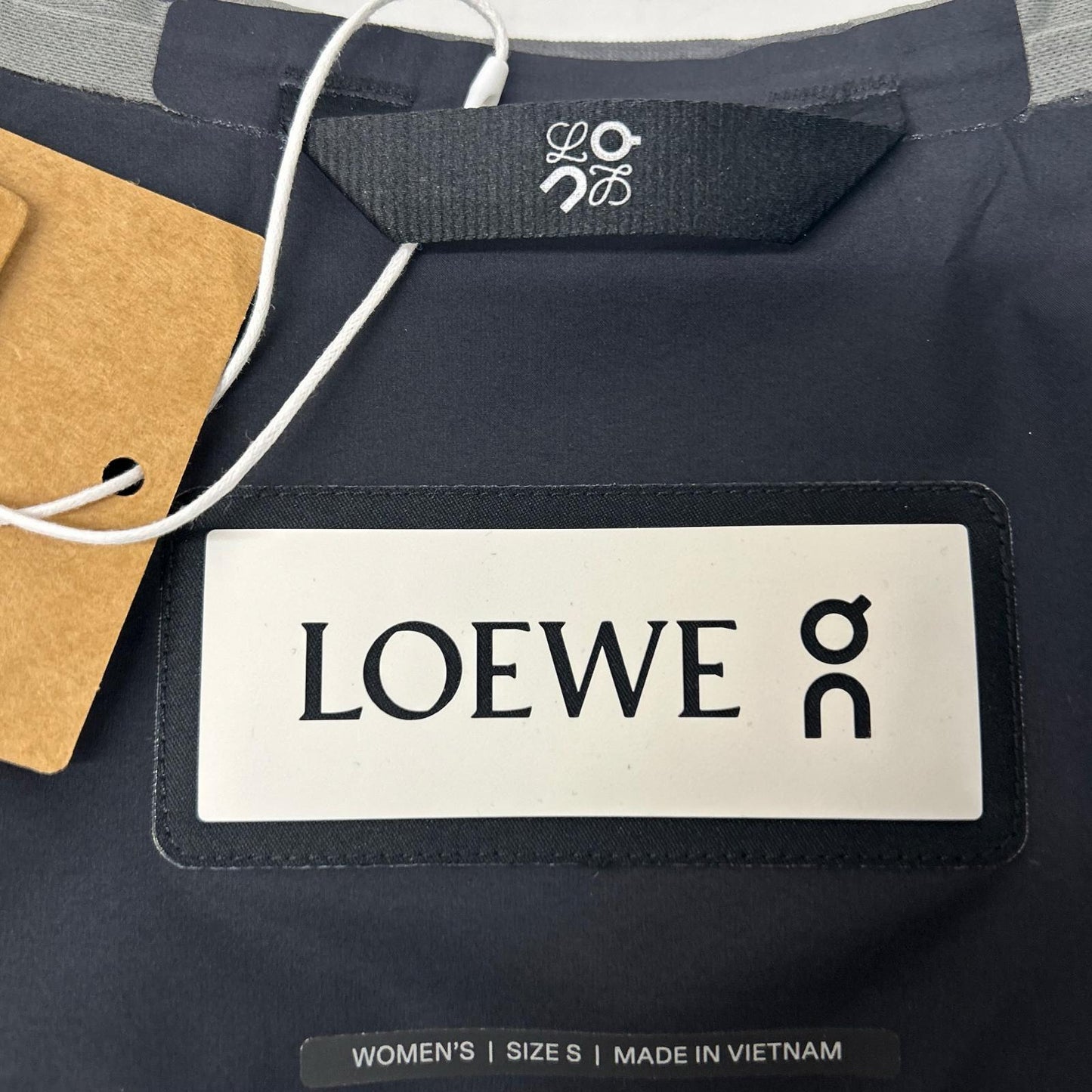 LOEWE ロエベ ｘOnオン【美品/国内正規】S929Y02W02 Women's Running Storm Jacket in Technical Shell フーディジャケット ジャケット