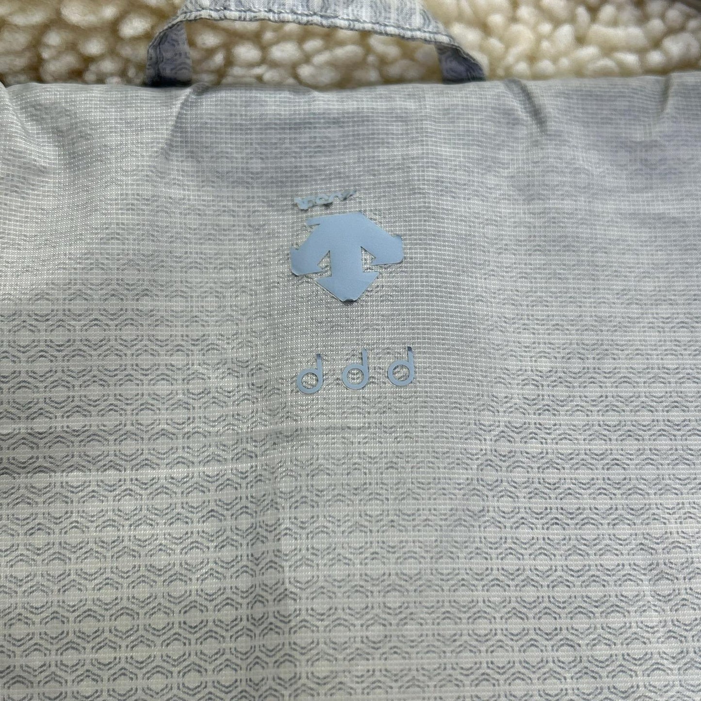 DESCENTE デサント DHMQJC33 ホワイト ボア フリース ジャケット