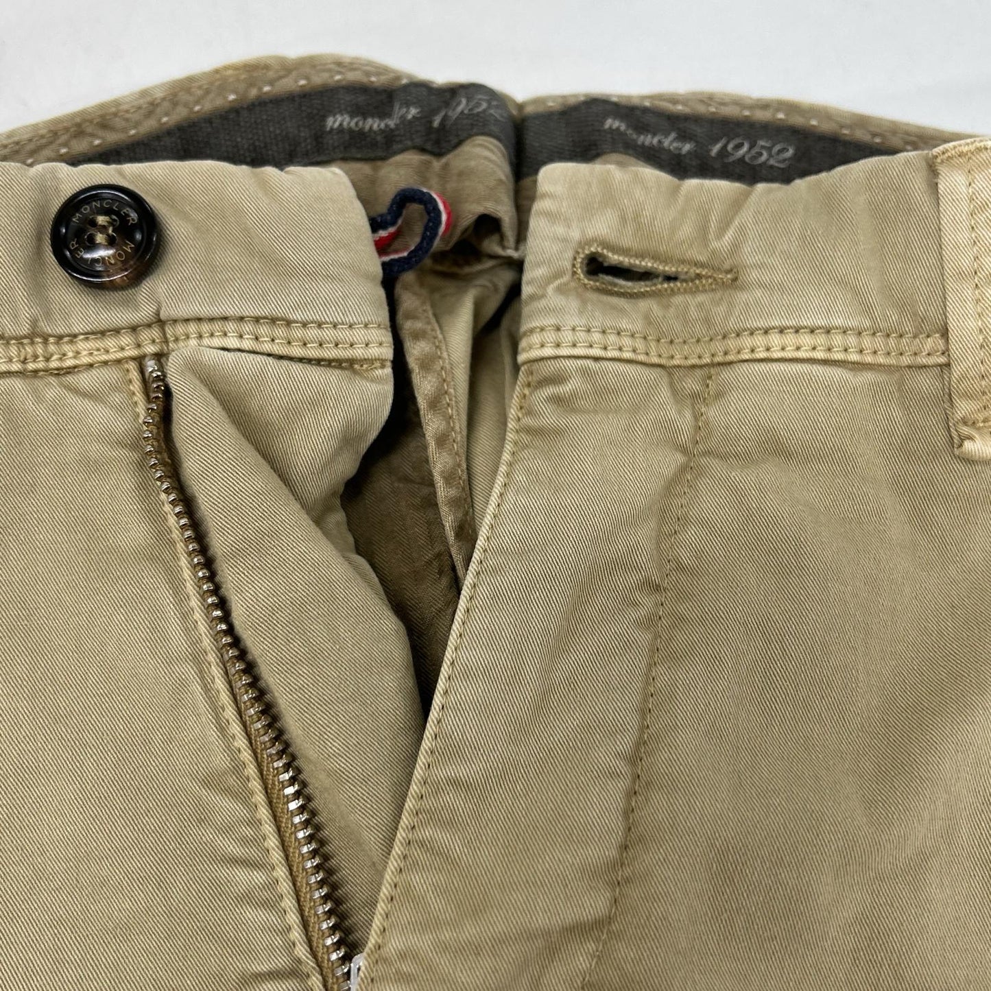 MONCLER モンクレール ベージュ PANTALONE BERMUDA ハーフパンツ ボトムス