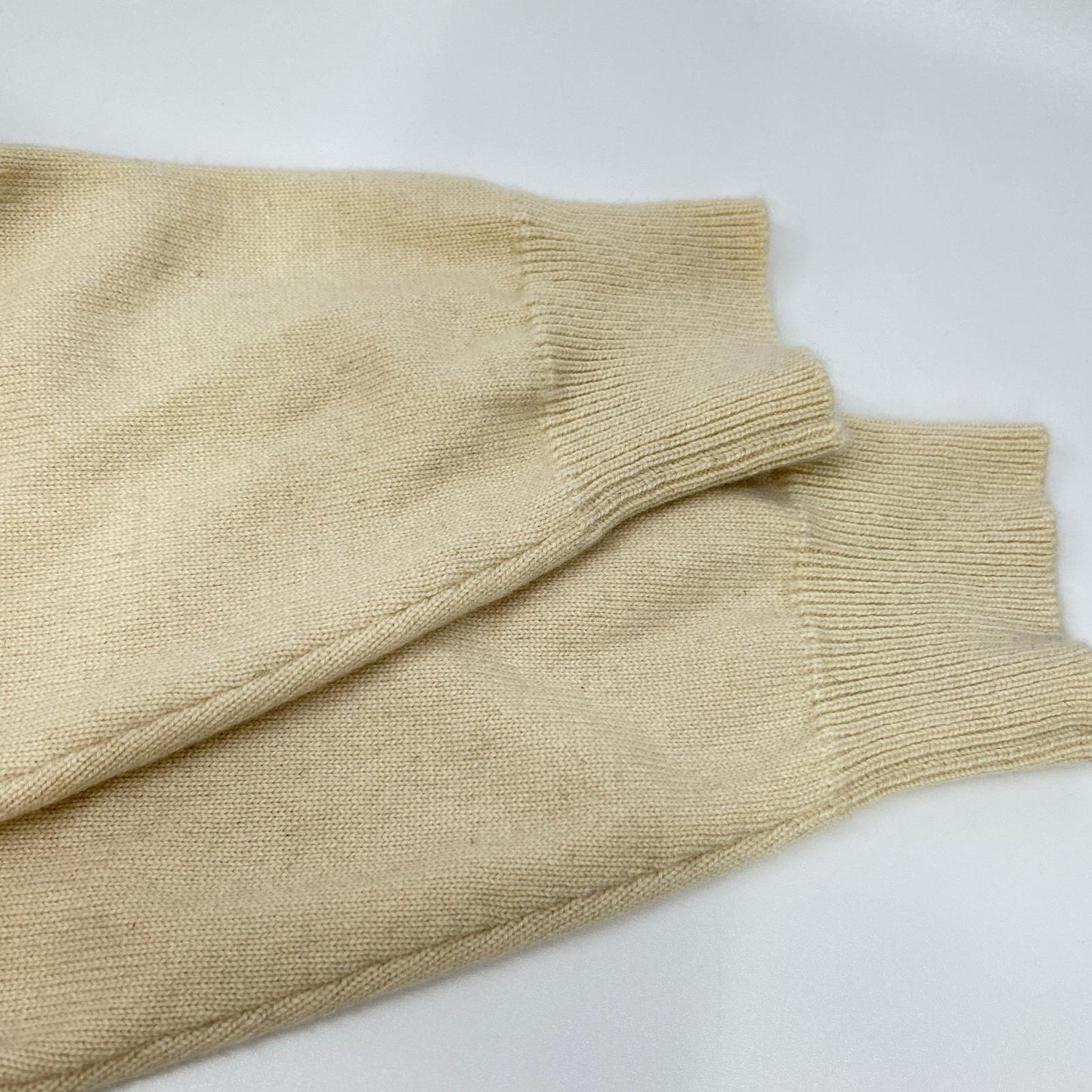 Yonetomi 米富 95-204-005 象牙色 RIGID 100%羊绒 毛衣 针织衫
