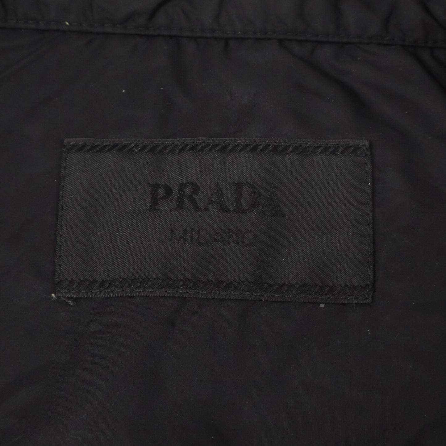 PRADA プラダ 【国内正規/24年製】SC758 Re-Nylon トライアングルロゴプレート オーバーサイズ ジップアップ 半袖シャツ トップス