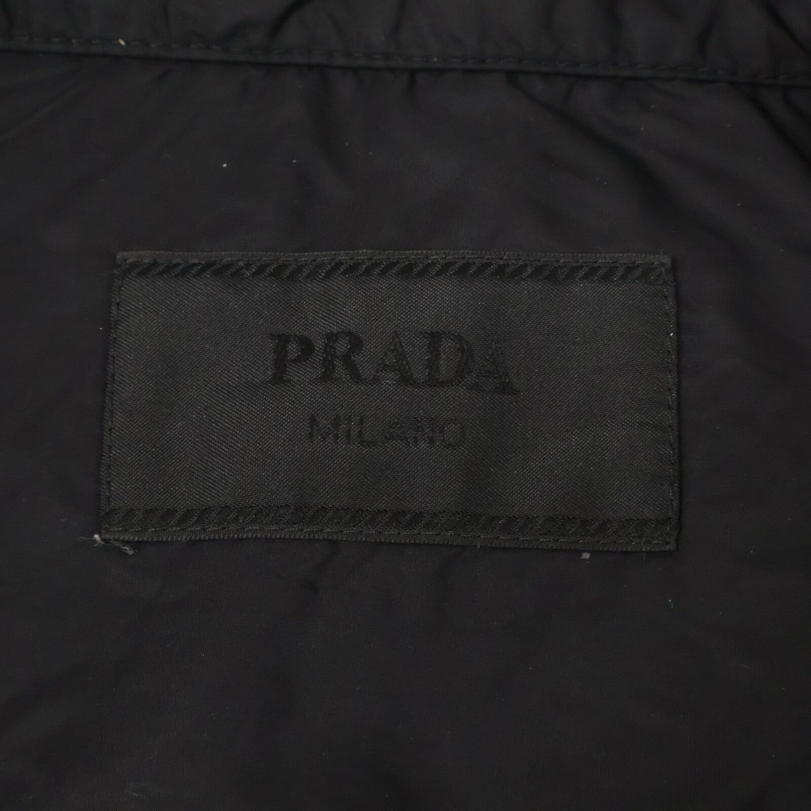 PRADA プラダ 【国内正規/24年製】SC758 Re-Nylon トライアングルロゴプレート オーバーサイズ ジップアップ 半袖シャツ トップス