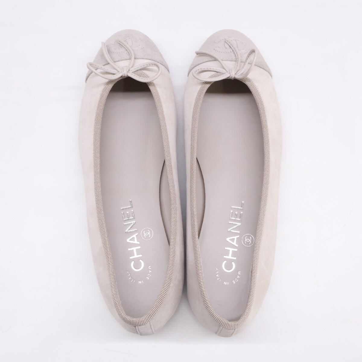 CHANEL シャネル 24年製 G02819　　グレー ココマーク リボン パンプス シューズ