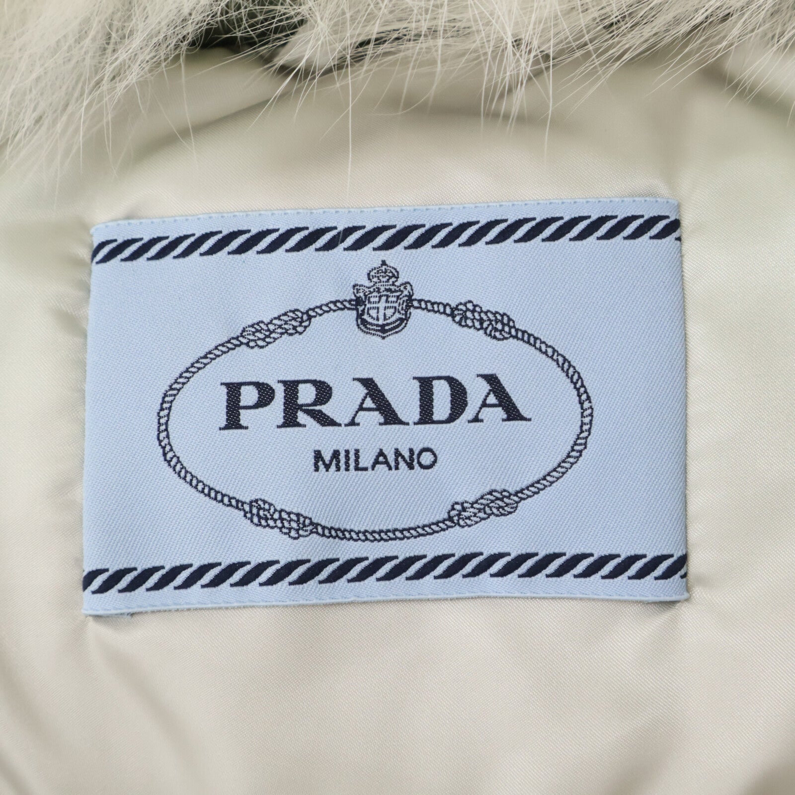 PRADA プラダ 【国内正規】28B061 フォックスファーカラー付 トライアングルプレート ダウンジャケット ジャケット