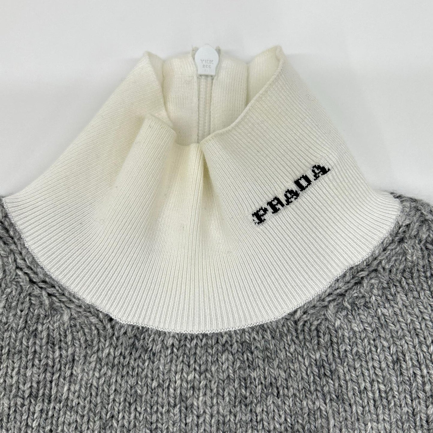 PRADA プラダ 22AW P26472 グレー カシミヤ混 ハイネック ニットセーター トップス