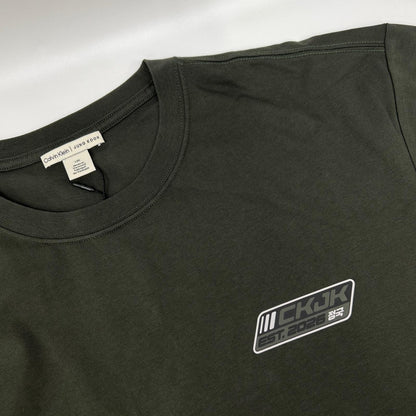 CalvinKlein カルバンクライン ×JUNG KOOK 40421MF REBEL BADGE S/S TEE Tシャツ トップス
